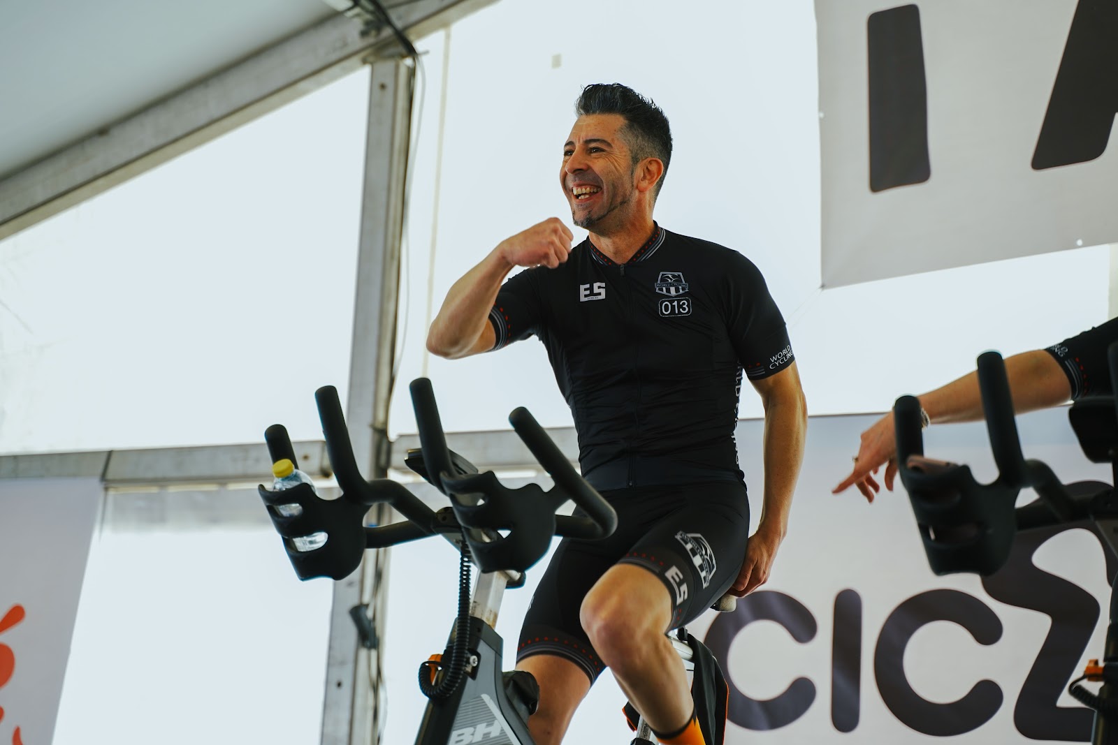 Carlos Benítez Presenter